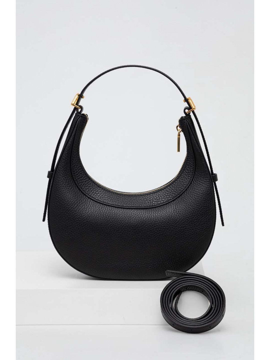 Kožená kabelka Coccinelle černá barva